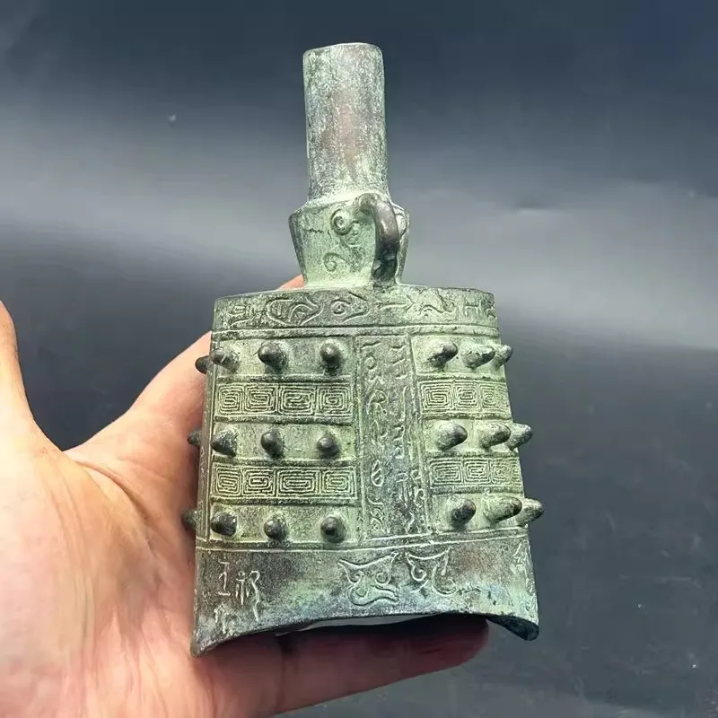 Musical Instrument In Africa - أجراس نحاسية نقية، قلادات، آلات موسيقية