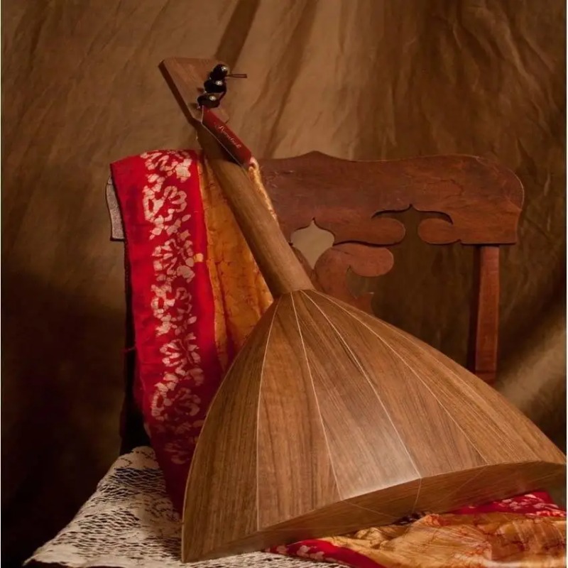 البالاليكا مثلثة الشكل، آلة مو - مراجعة Musical Instrument Balalaika وسعره